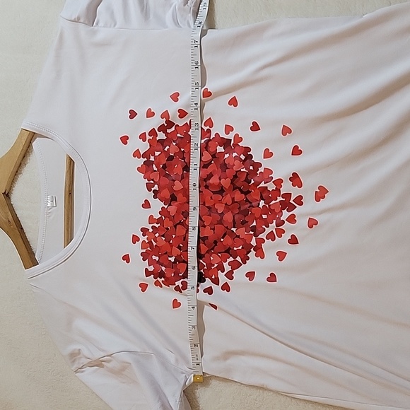 CLUSTER OF HEARTS DESIGN T-SHIRT LARGE - Picture 6 of 7